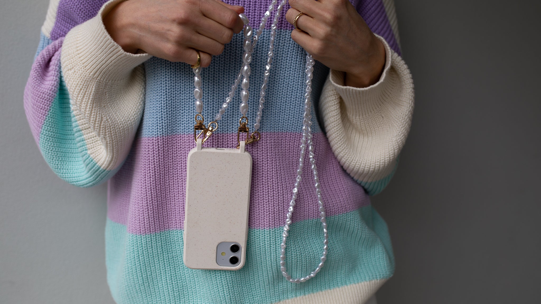 Pearl Phone Cords: The New Trend