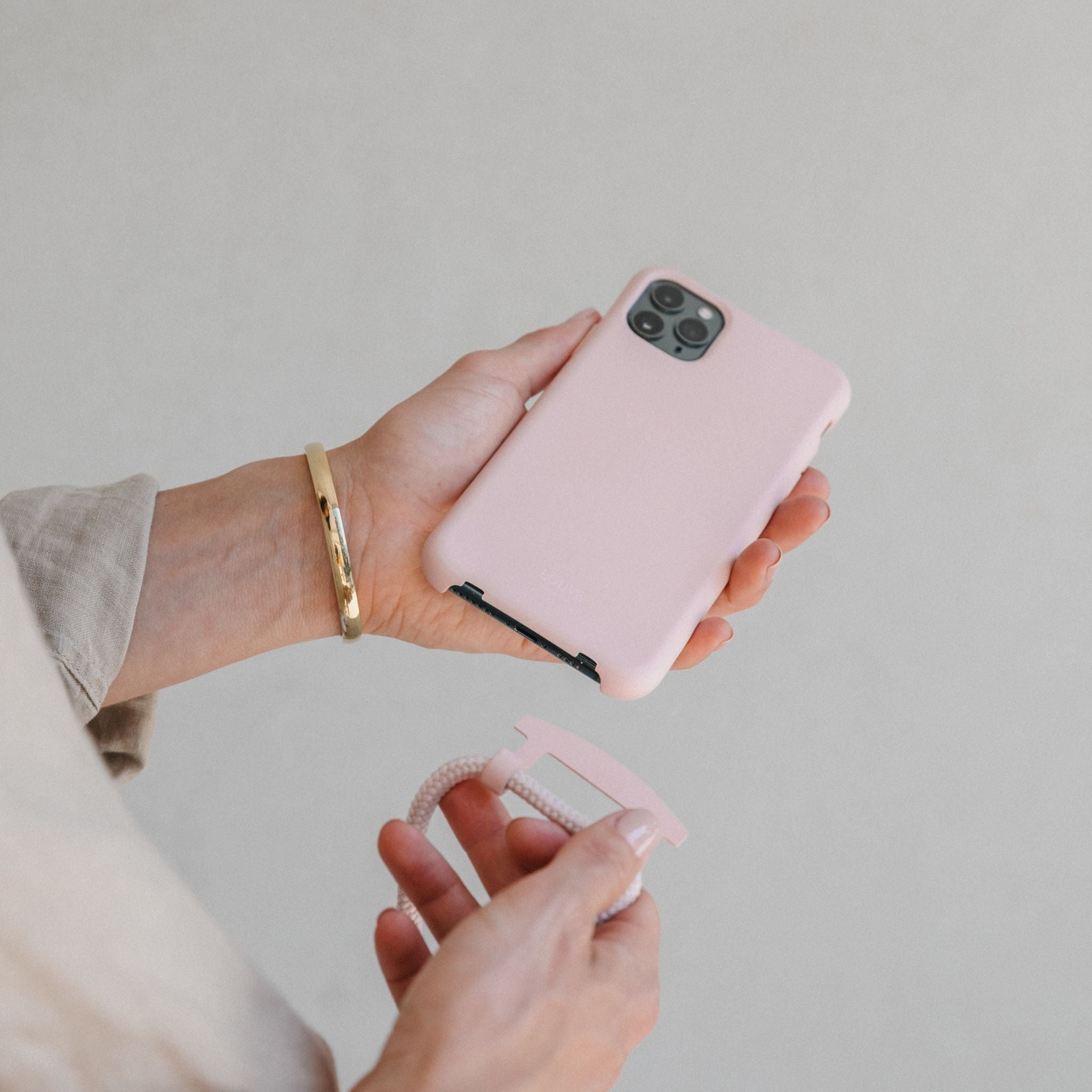 Dusty Pink Phone Case + Dusty Pink Phone Cord - Louve collection