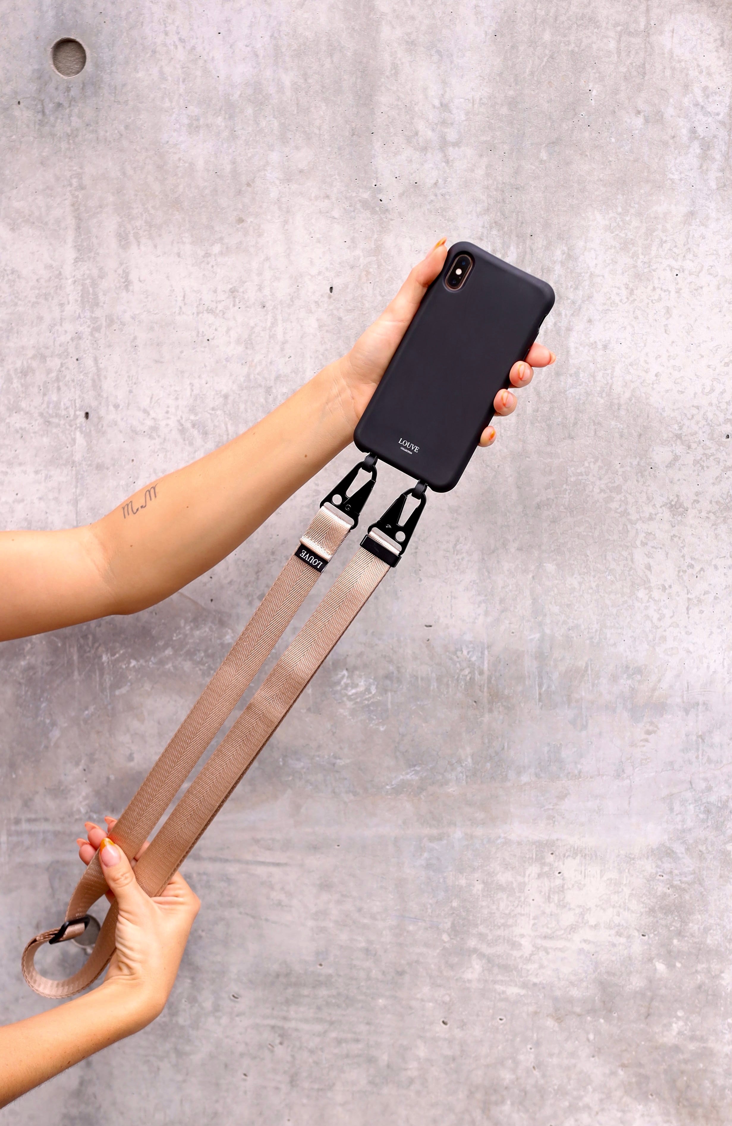 Le Cafe Noir Black Phone Case + Latte Love Nude Active Phone Belt - Louve collection