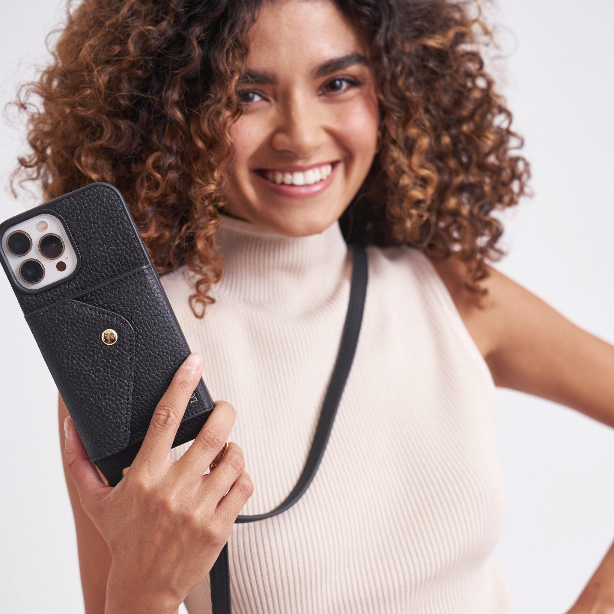 Crossbody phone cases. Leather phone case wallet. Smartphone case with mini-wallet. Phone Strap leather. Bandolier style. pouch.  iPhone Wallet. pebble leather. donna. pearl wristlet. chain. charm